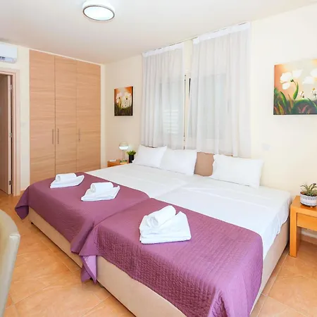 Aurora - 100m From Pernera Holiday home Protaras