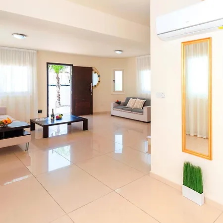 Aurora - 100m From Pernera Βίλα