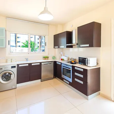 Villa Aurora - 100m From Pernera Protaras