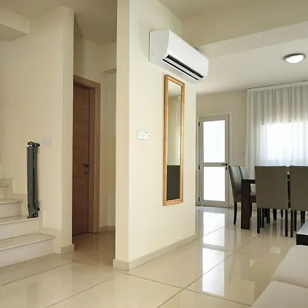 Villa Aurora - 100m From Pernera *