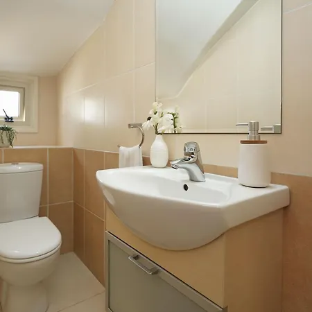 Villa Aurora - 100m From Pernera Protaras