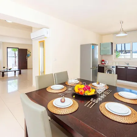 Villa Aurora - 100m From Pernera Protaras