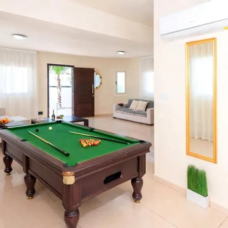 Villa Aurora - 100m From Pernera Protaras